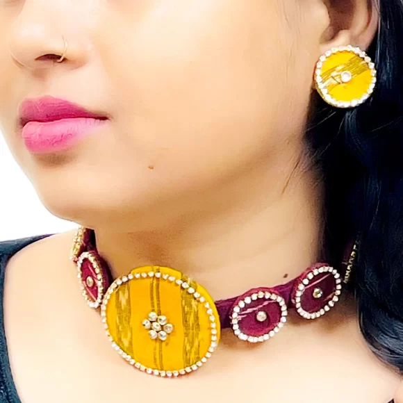 Sambalpuri Fabric Choker Necklace & Earrings Set - Image 3